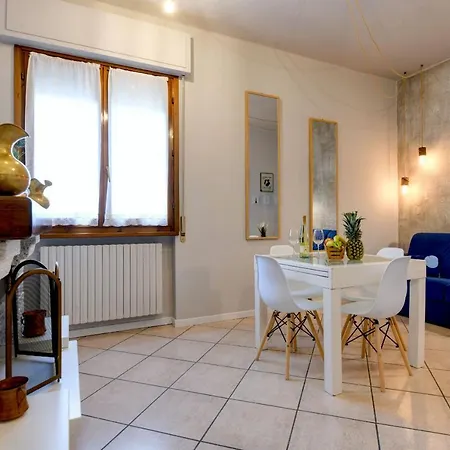 13- Desenzano Ferien Apartment *